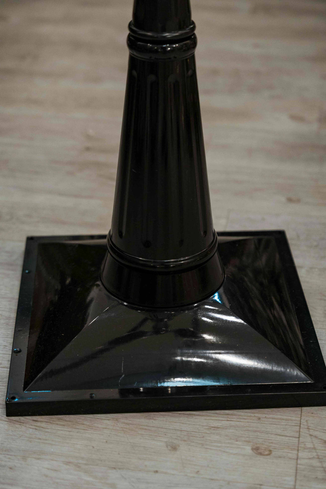 Faro Negro Doble 184Cm