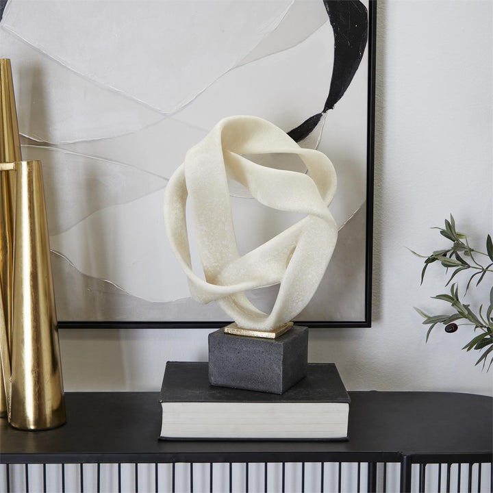 Escultura De Resina 30Cm Ancho X 43Cm Alto X 23Cm Fondo