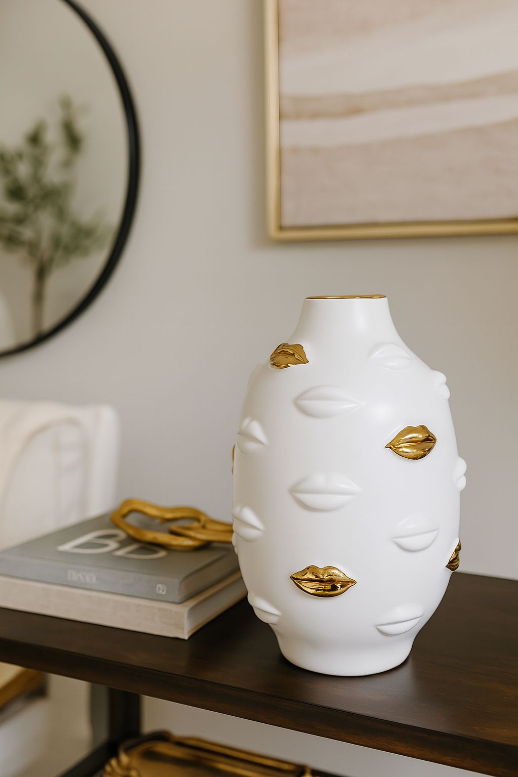 Lip Vase Decor